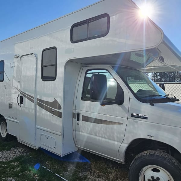 2014 Thor Majestic Class C available for rent in Mesa, Arizona