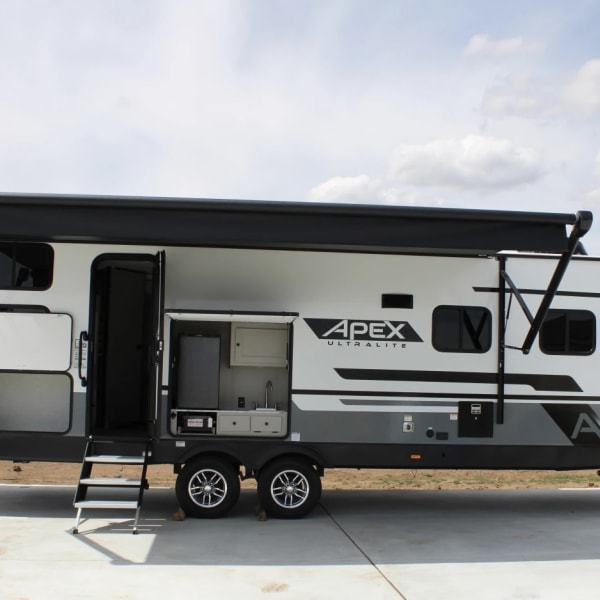 2024 Forest River Coachmen Apex UtlraLite 284BHSS Travel Trailer available for rent in Amarillo, Texas