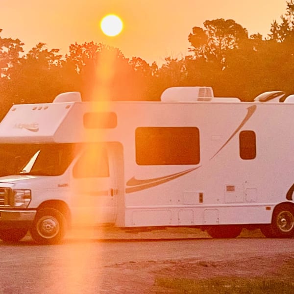 2016 Thor Majestic Class C available for rent in Edgewood, New Mexico