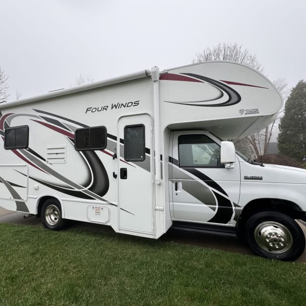 2021 Thor Four Winds Class C available for rent in Troy, Michigan