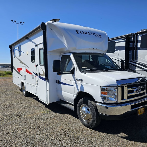 2019 Forester 2421MS Class C available for rent in Springfield, Oregon
