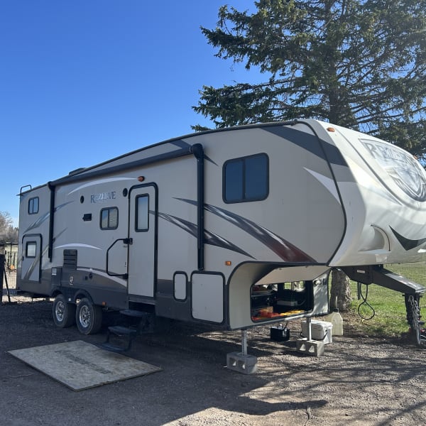 2016 Crossroads RV Rezerve Fifth Wheel available for rent in Kalispell, Montana