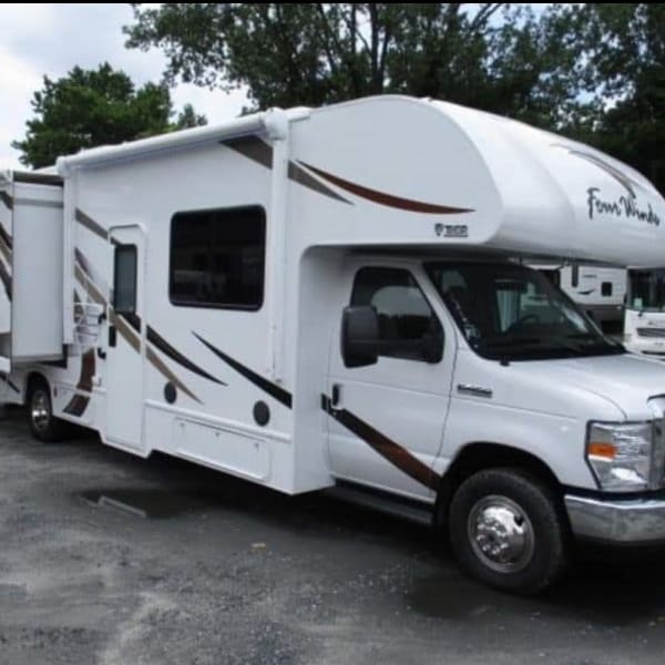 2018 Thor Motor Coach Four Winds Class C available for rent in Marshfield, Missouri