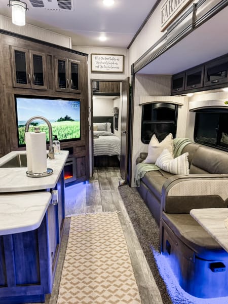 2022 Forest River Sierra Fifth Wheel available for rent in Wildomar, California