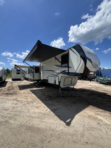 2022 Keystone Montana High Country Fifth Wheel available for rent in Myrtle Beach, South Carolina