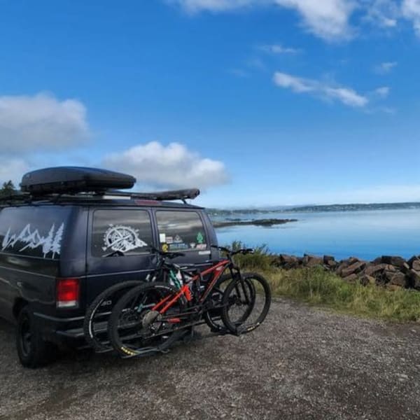 1999 Ford Econoline 150 Class B available for rent in Montréal, Quebec