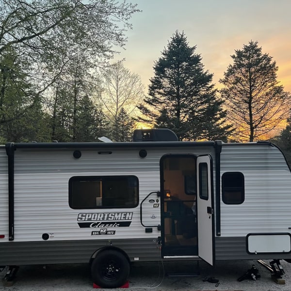 2022 KZ Classic - Model:  170MB Travel Trailer available for rent in Columbus, Indiana