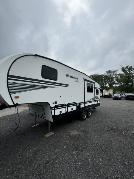 2019 Minnie Minnie Plus Fifth Wheel available for rent in Johnston, Rhode Island