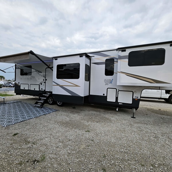 2022 Cedar Creek Cedar Creek Fifth Wheel Fifth Wheel available for rent in Buford, Georgia