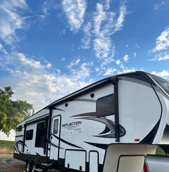 2021 Grand Design Reflection Fifth Wheel available for rent in Paso Robles, California