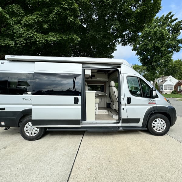 2022 Thor Tellaro Class B available for rent in Nashville, Tennessee