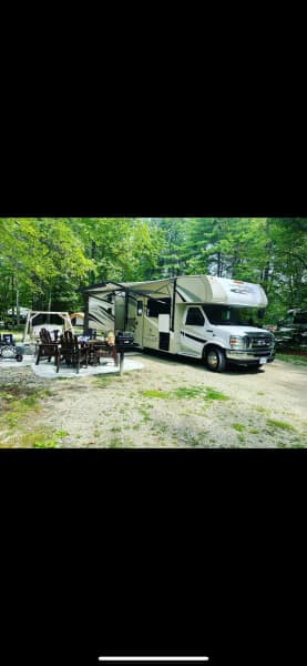 2017 Coachmen 310BH Ford 450 Leprachaun Class C available for rent in Midlothian, Virginia