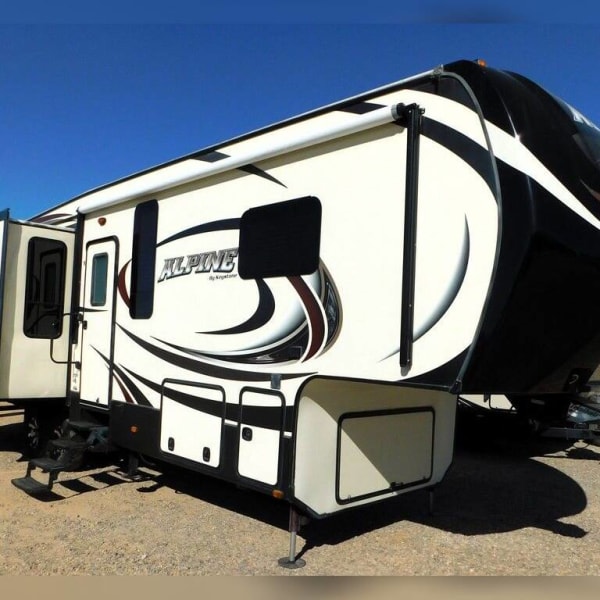 2015 Keystone RV Alpine Fifth Wheel available for rent in St. Rose, Louisiana