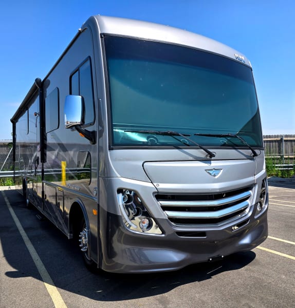 2024 Fleetwood Flex Class A available for rent in Wheeling, Illinois