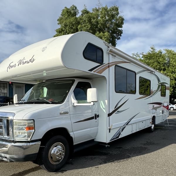 2013 Thor Motor Coach Four Winds Class C available for rent in Sacramento, California