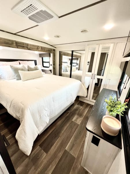 2022 Heartland RVs Bighorn Traveler Fifth Wheel available for rent in Chapel Hill, Tennessee