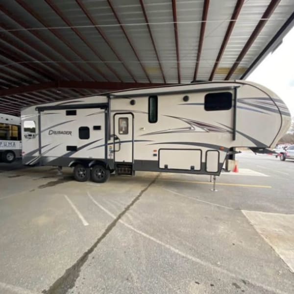 2017 Prime Time Crusader Fifth Wheel available for rent in Byron, Georgia