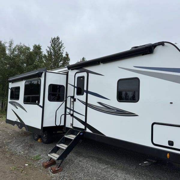 2024 Venture RV 327VIK Travel Trailer available for rent in Wasilla, Alaska