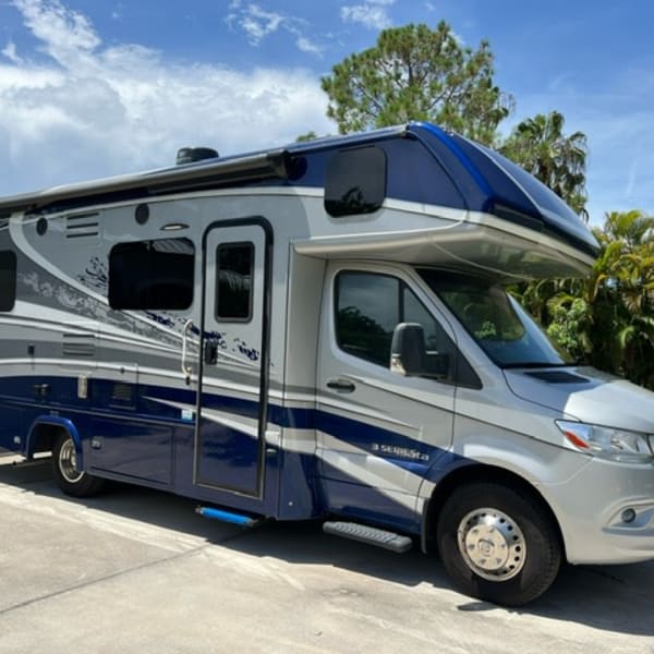2021 Dynamax Corp Isata Class C available for rent in West Palm Beach, Florida