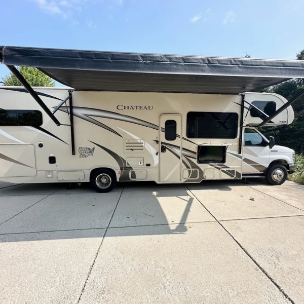 2019 Thor Chateau Class C available for rent in Hartland, Wisconsin