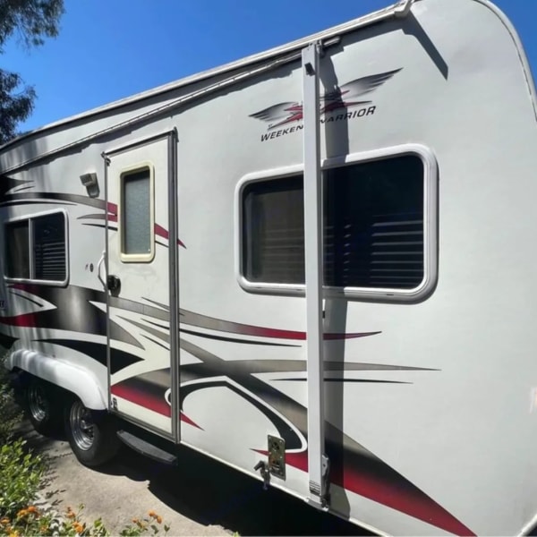 2009 Weekend Warrior 1800sxfk Toy Hauler available for rent in Los Angeles, California