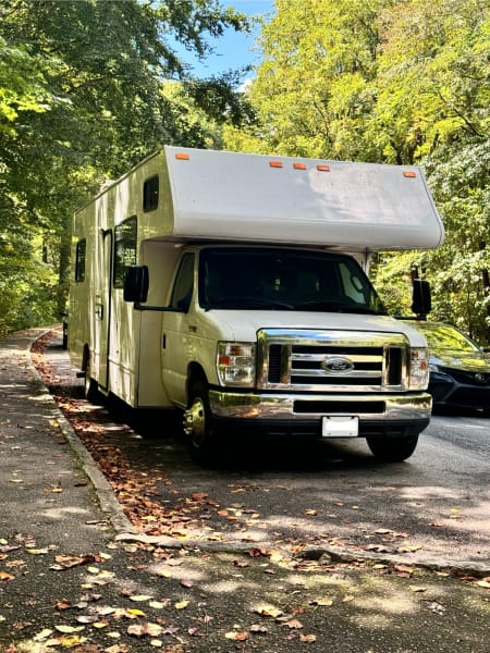 2019 Thor Majestic Class C available for rent in Conroe, Texas