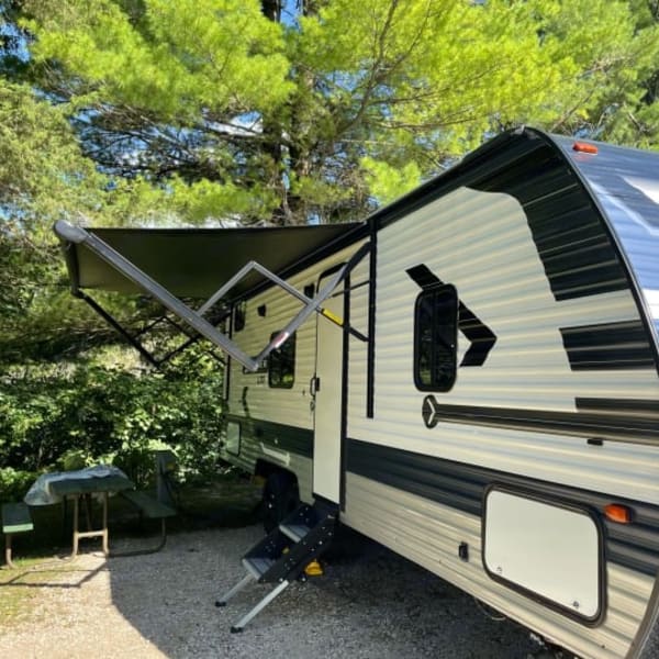 2021 Crossroads RV Zinger Lite Travel Trailer available for rent in Black River Falls (Jackson), Wisconsin