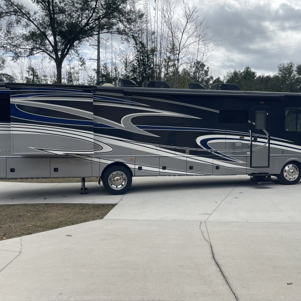 2018 Holiday Rambler Vacationer XE Class A available for rent in Middleburg, Florida