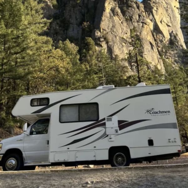 2011 Freelander Coachmen 21qb Ford 350 Class C available for rent in Anaheim, California