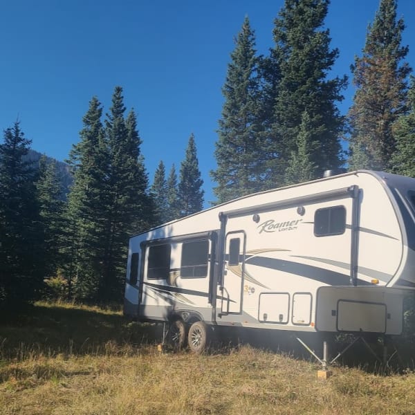 2024 Highland Ridge RV Open Range Roamer Fifth Wheel available for rent in Powell, Wyoming