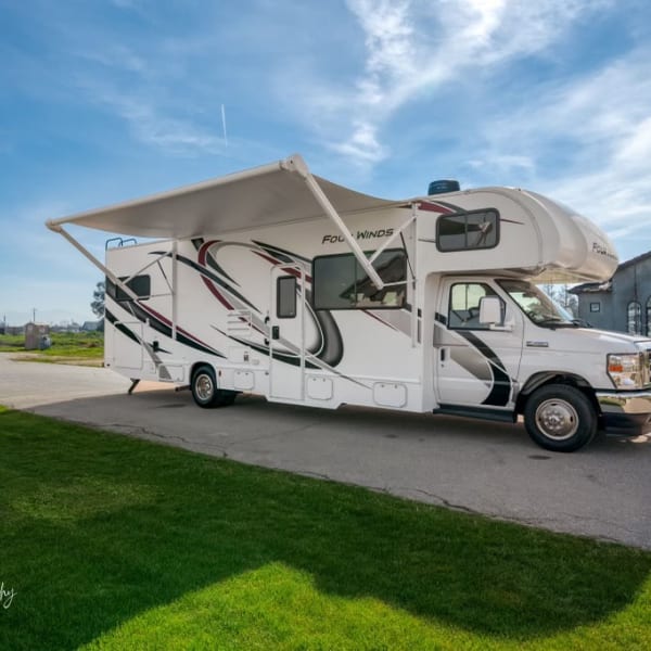 2021 Thor Four Winds Class C available for rent in Bakersfield, California