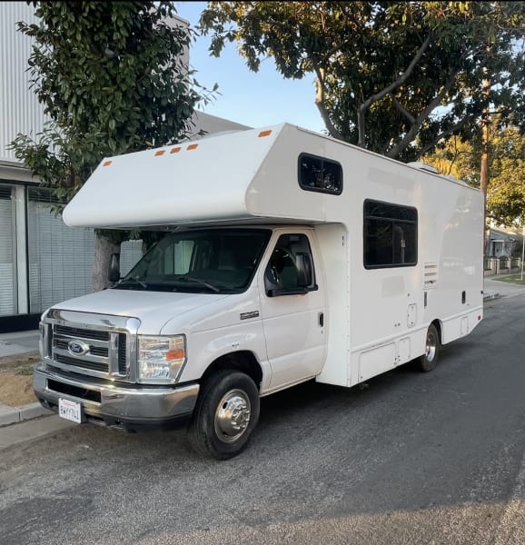 2017 Thor Majestic Class C available for rent in Redondo Beach, California