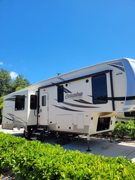 2020 Palomino Puma Fifth Wheel available for rent in Marshfield, Missouri