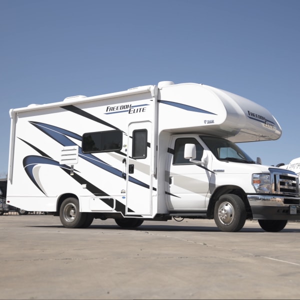 2022 Thor Motor Coach Freedom Elite Class C available for rent in Glendale, Arizona