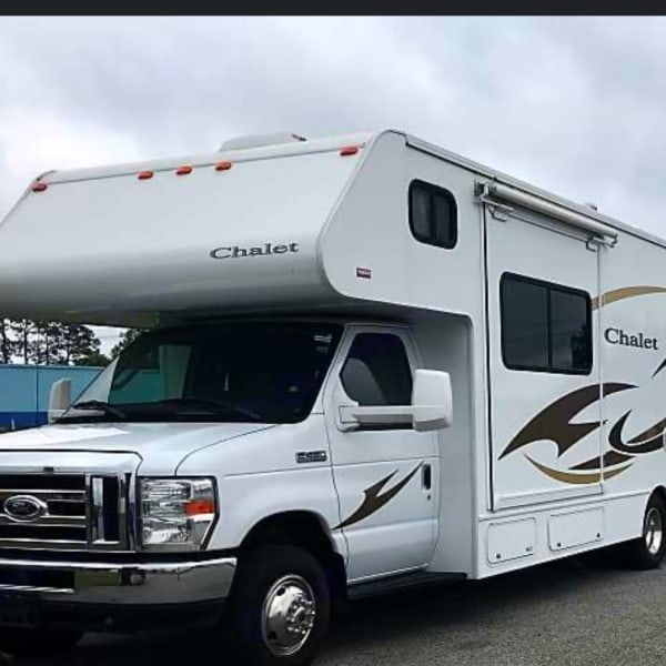 2014 Winnebago Chalet Class C available for rent in Wasilla, Alaska