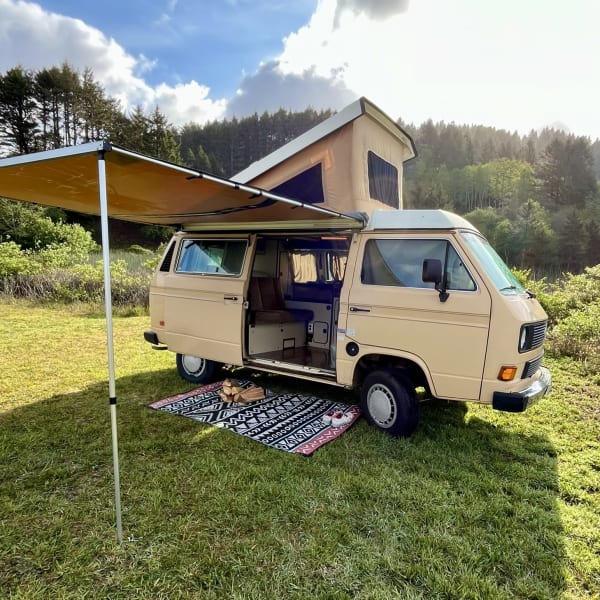 1985 Volkswagen Westfalia Class B available for rent in Portland, Oregon