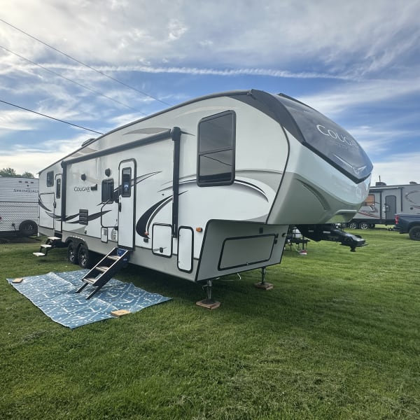 2020 Keystone Cougar Fifth Wheel available for rent in Somers, Connecticut