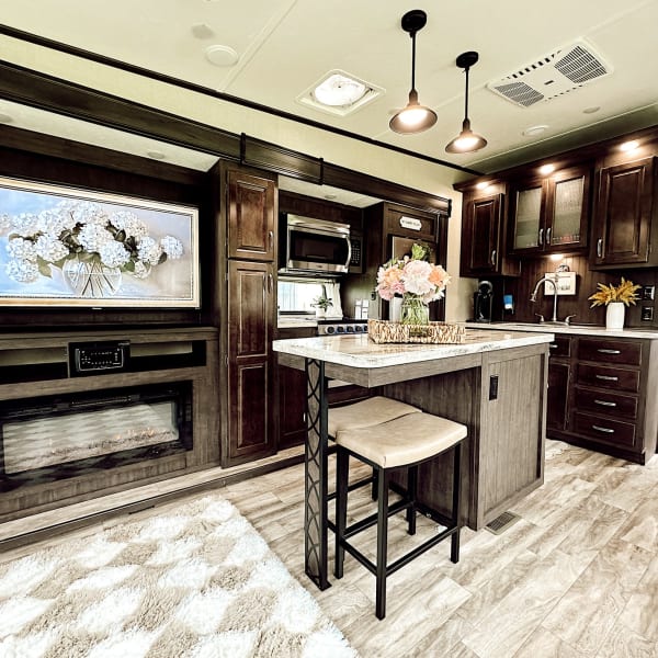 2020 Forest River Shasta Phoenix Fifth Wheel available for rent in Kendallville, Indiana