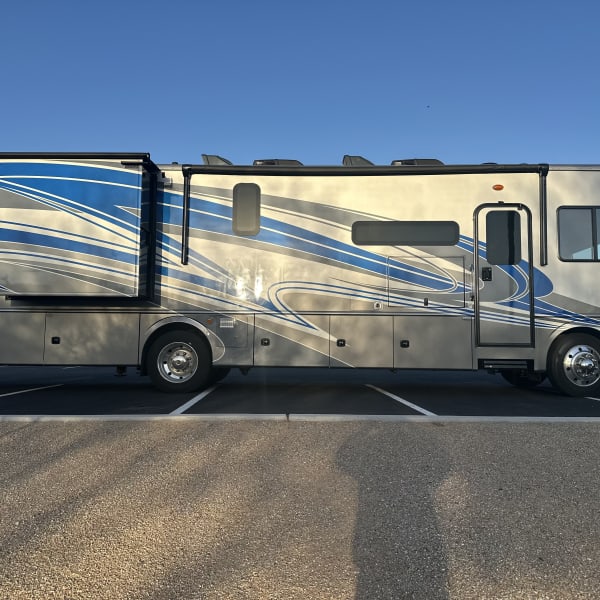 2022 Holiday Rambler Vacationer Class A available for rent in Goodyear, Arizona