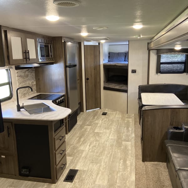 2021 Avenger SZT2AVTB1MB928831 Travel Trailer available for rent in Lemoore, California