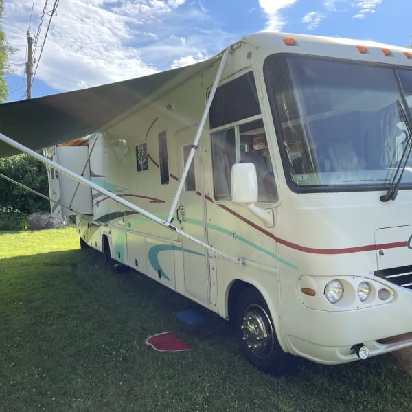 2003 Damon Corporation Challenger Class A available for rent in New Milford, Connecticut