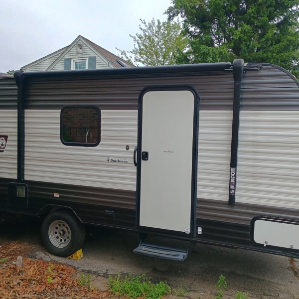 2021 Keystone RV Coleman Lantern 17B Travel Trailer available for rent in Lincoln, Rhode Island