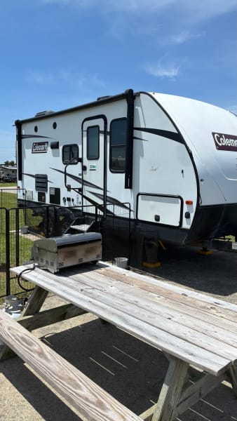 2022 Dutchmen Coleman Lantern LT Travel Trailer available for rent in Rodanthe, North Carolina