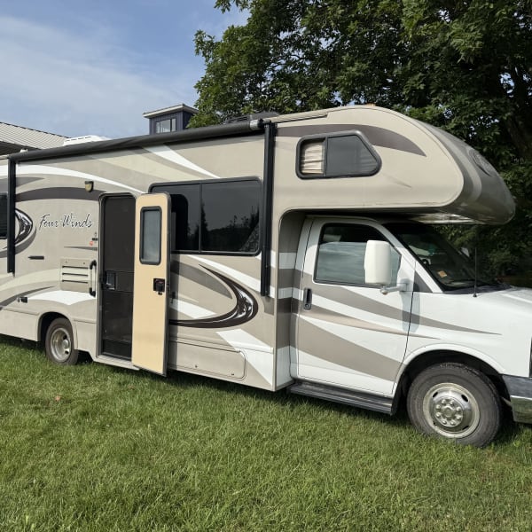 2014 Thor Motor Coach Four Winds Class C available for rent in Hamilton, Indiana