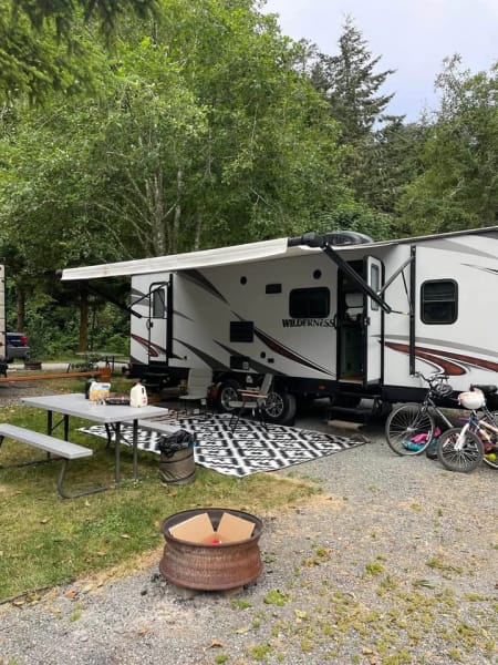 2018 Heartland RVs Wilderness Travel Trailer available for rent in Silver Lake, New Hampshire