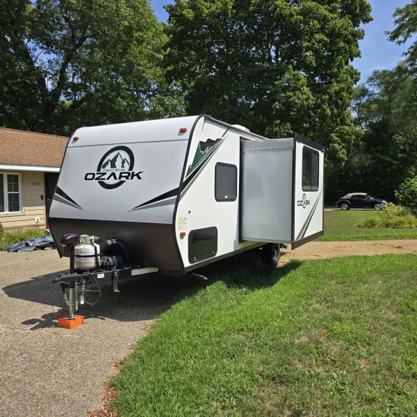 2022 Ozark Ascent Travel Trailer available for rent in Coloma, Michigan