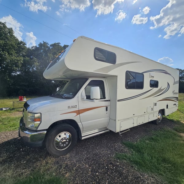 2014 Coachmen Freelander Class C available for rent in Kemp, Texas