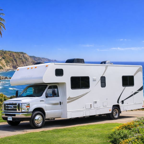 2020 Winnebago Minnie Winnie Class C available for rent in El Segundo, California