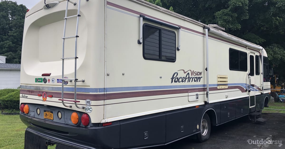 1996 Pace-Arrow Vision 35w Motor Home Class A Rental in ...