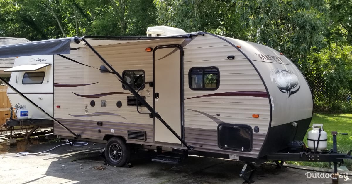 2016 Forest River Cherokee Wolf Pup 16BHS Trailer Rental in